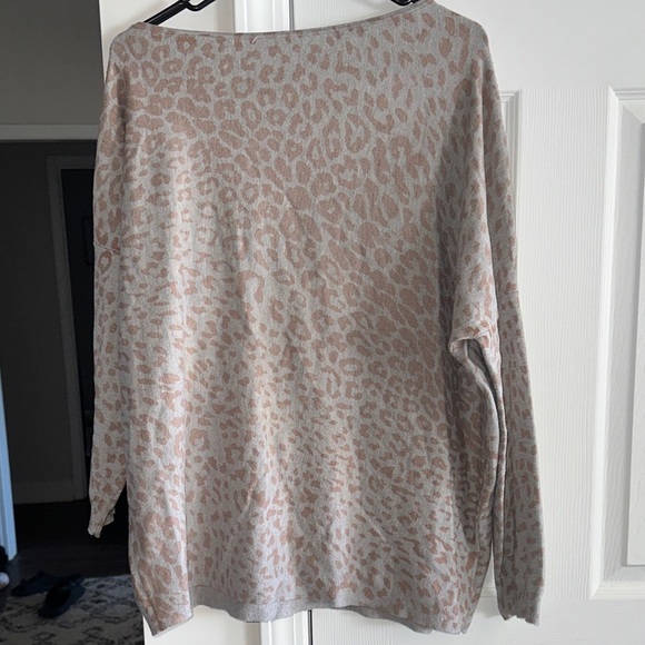 Entro Gray and Brown Leopard Print Long Sleeve Top - Picture 5 of 5